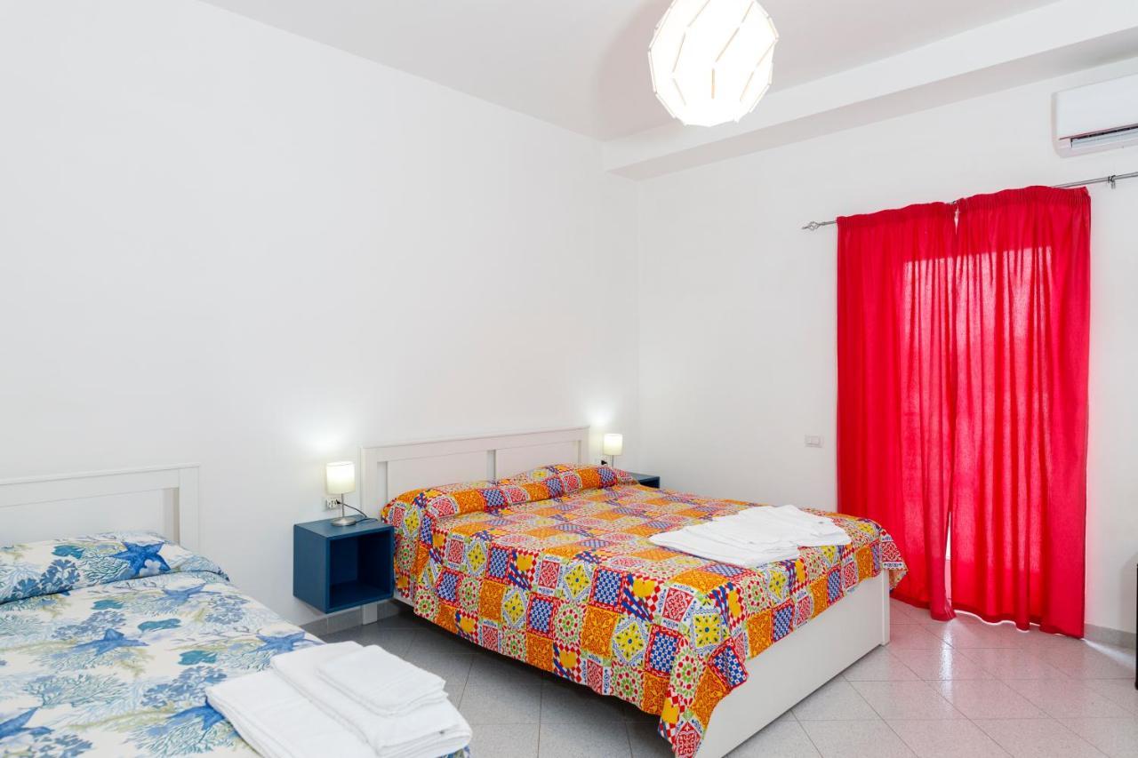 Hotel La casa sul faro Procida Esterno foto