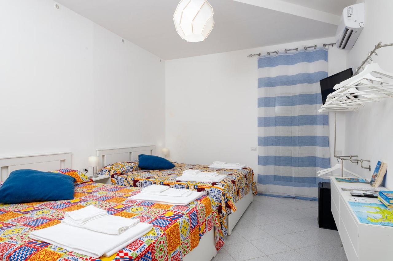 Hotel La casa sul faro Procida Esterno foto
