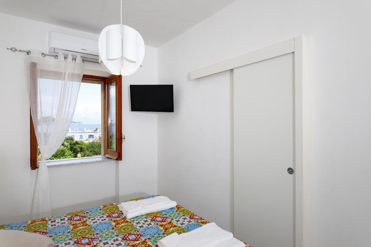 Hotel La casa sul faro Procida Esterno foto