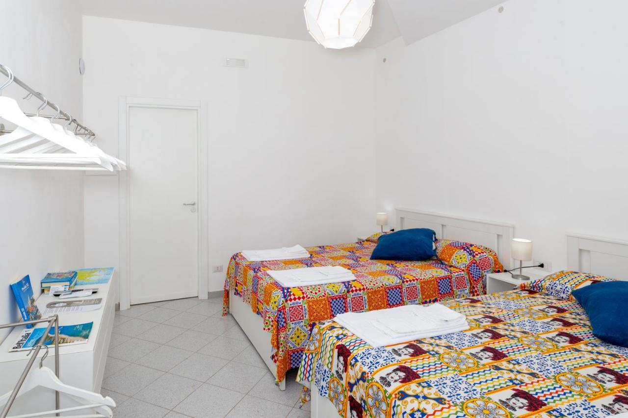 Hotel La casa sul faro Procida Esterno foto